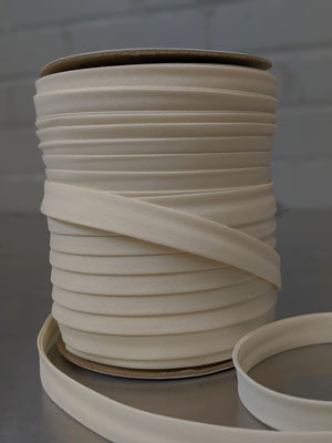 Poly/Cotton Bias 13mm - Ivory - Black Rabbit Fabric Inc.